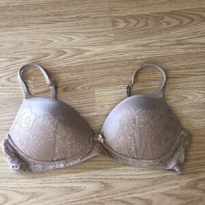 Victoria's Secret Lace-Trim T-Shirt Bra - Beige
